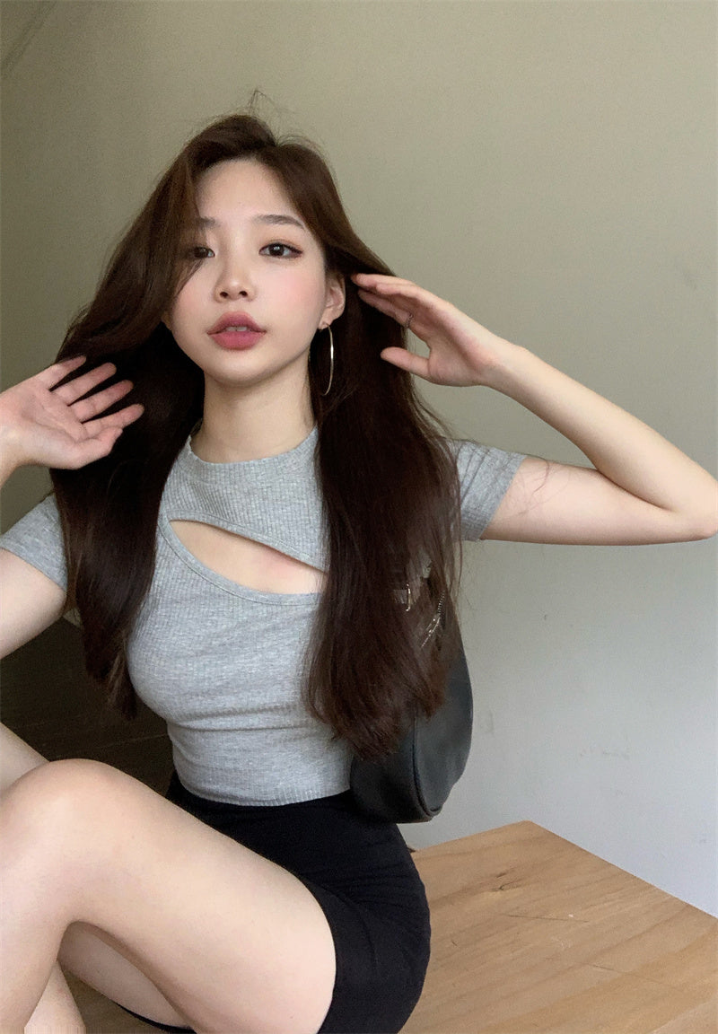 เสื้อยืดผู้หญิงฤดูร้อน ลายฉลุ คอกลม ทรงครอป ทรงไม่สมมาตร รัดรูป แขนสั้น