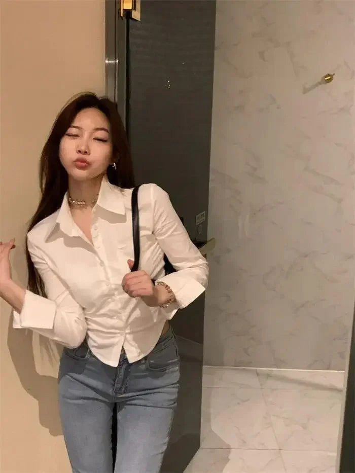 เสื้อเชิ้ตผู้หญิง พับแขน ทรงสลิม คาร์ปท็อป ดีไซน์ใส่ได้ทุกวัน