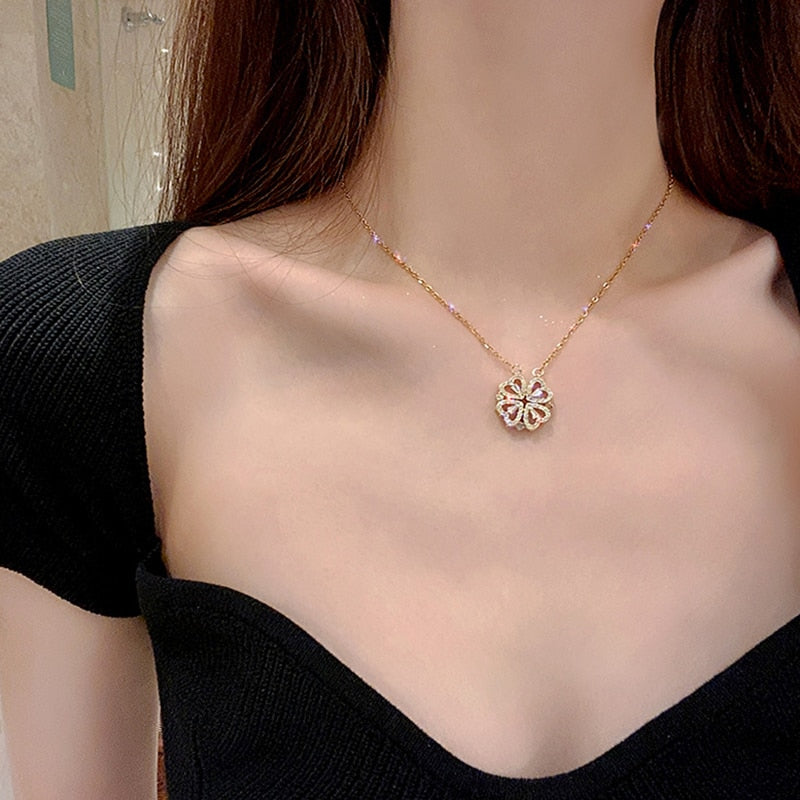 สร้อยคอจี้ดอกไม้สุดฮิตแบบแม่เหล็กดึงดูดเข้าหากัน