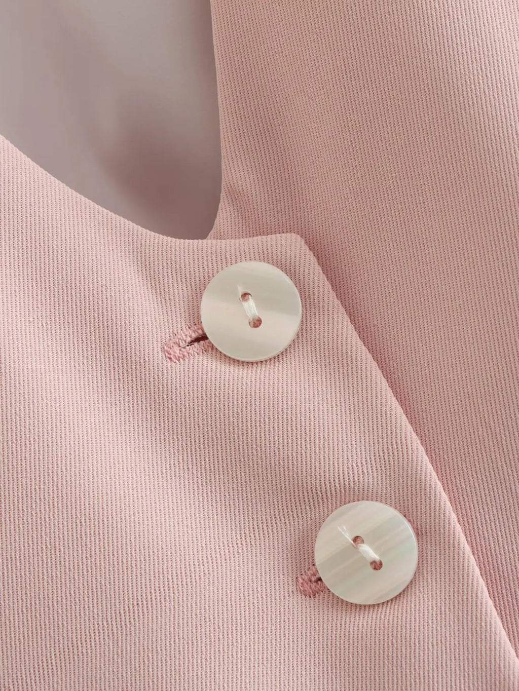 เสื้อกั๊กคลุมสตรีคอวีแขนกุดสไตล์วินเทจสีขาวสุดเก๋