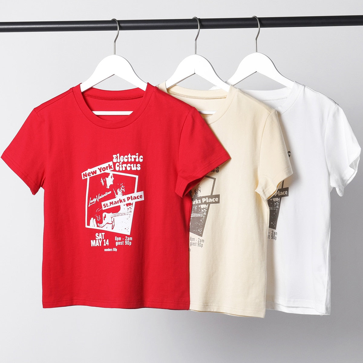 เสื้อครอปลายกีตาร์สำหรับผู้หญิง เสื้อยืดคอตตอนแขนสั้นคอกลมสำหรับฤดูร้อน เสื้อยืดสตรีทแวร์ลำลอง