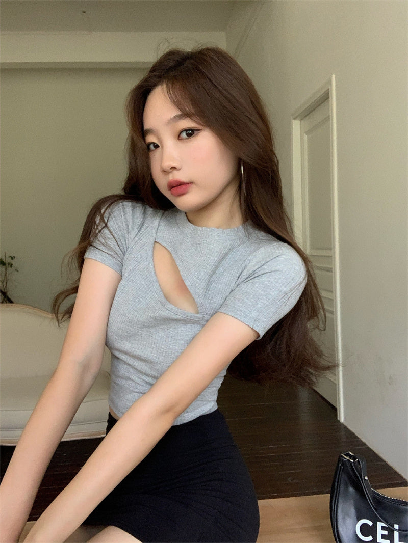 เสื้อยืดผู้หญิงฤดูร้อน ลายฉลุ คอกลม ทรงครอป ทรงไม่สมมาตร รัดรูป แขนสั้น