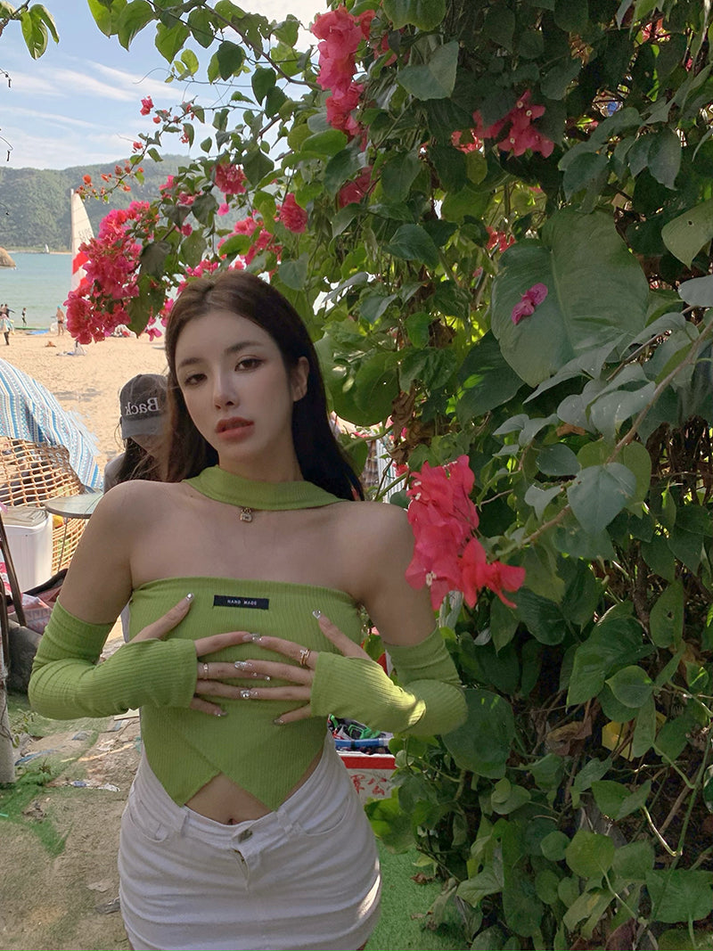 เสื้อยืดคล้องคอแขนกุดสีเขียวสำหรับผู้หญิง ทรงเข้ารูปเซ็กซี่ ดีไซน์ไม่สมมาตร แขนยาว ค롭สั้น