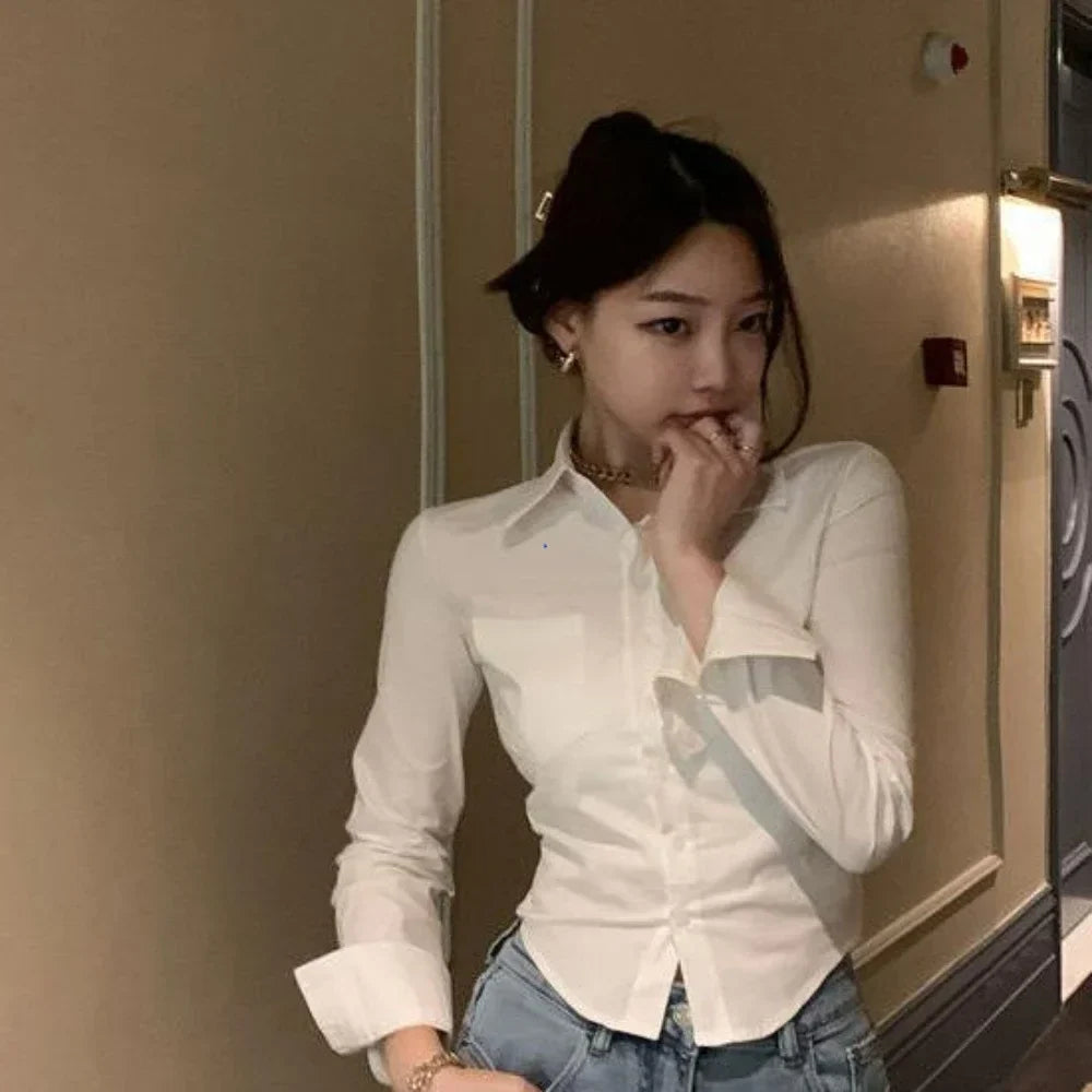 เสื้อเชิ้ตผู้หญิง พับแขน ทรงสลิม คาร์ปท็อป ดีไซน์ใส่ได้ทุกวัน