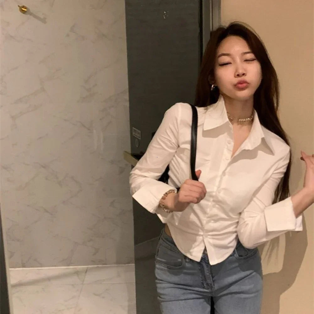 เสื้อเชิ้ตผู้หญิง พับแขน ทรงสลิม คาร์ปท็อป ดีไซน์ใส่ได้ทุกวัน