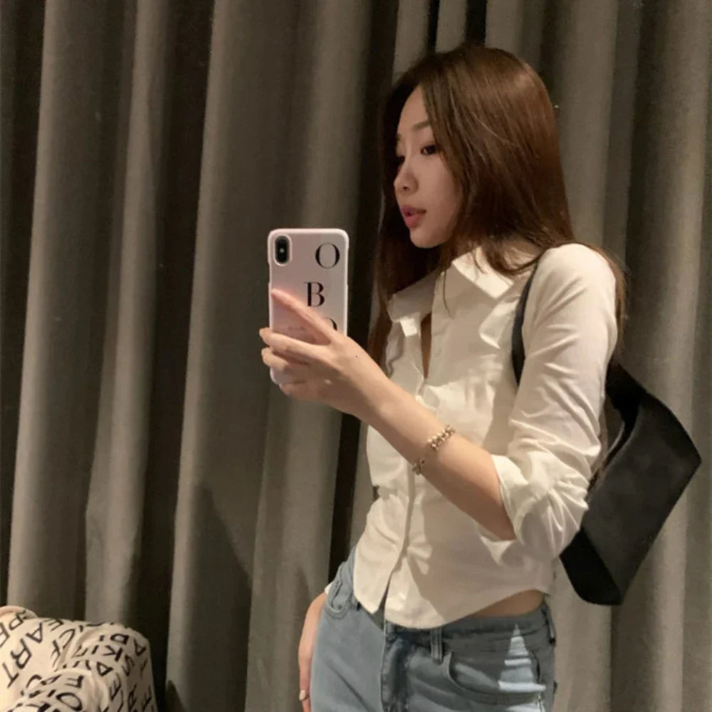 เสื้อเชิ้ตผู้หญิง พับแขน ทรงสลิม คาร์ปท็อป ดีไซน์ใส่ได้ทุกวัน