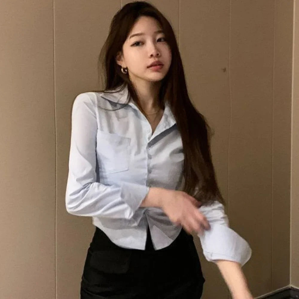เสื้อเชิ้ตผู้หญิง พับแขน ทรงสลิม คาร์ปท็อป ดีไซน์ใส่ได้ทุกวัน