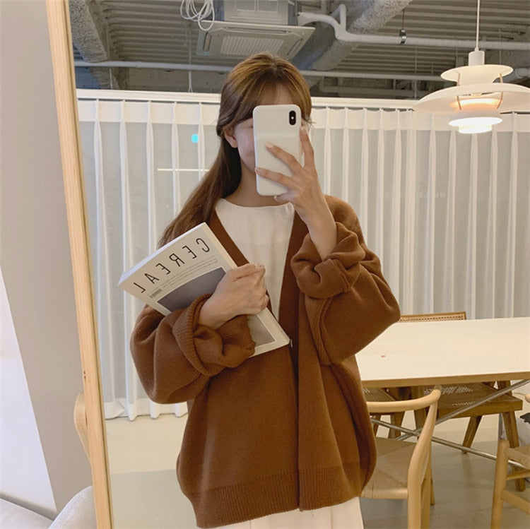 เสื้อสเวตเตอร์ผู้หญิง คาร์ดิแกนกระดุมคอวี คอลเลกชันใหม่ ฤดูหนาว-ฤดูใบไม้ผลิ 2021