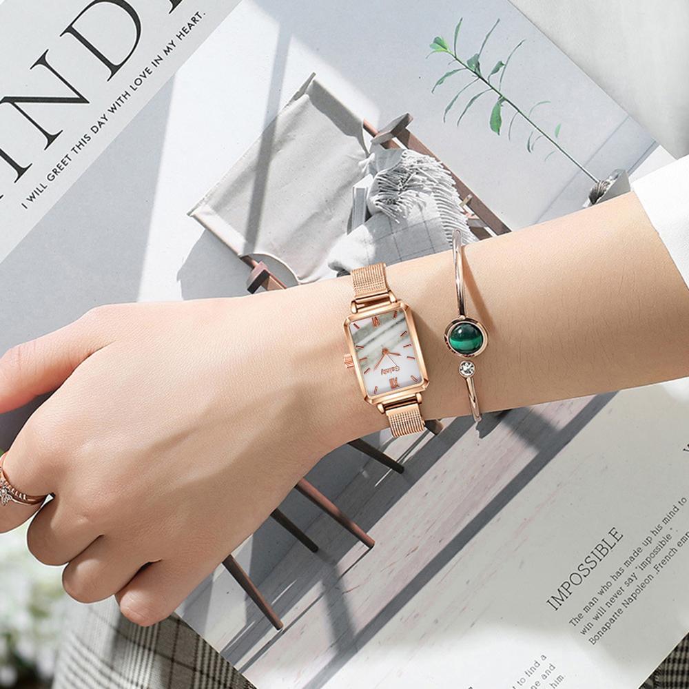 นาฬิกาแฟชั่นผู้หญิงทรงสี่เหลี่ยม ชุดนาฬิกาควอตซ์ข้อมือหน้าปัดสีเขียว สายตาข่าย