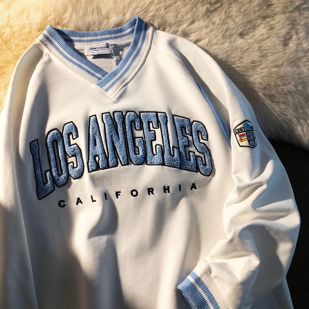 เสื้อสเวตเตอร์ปักลาย LOS ANGELES CALIFORNIA ทรงโอเวอร์ไซส์ คอวี แบบสวม