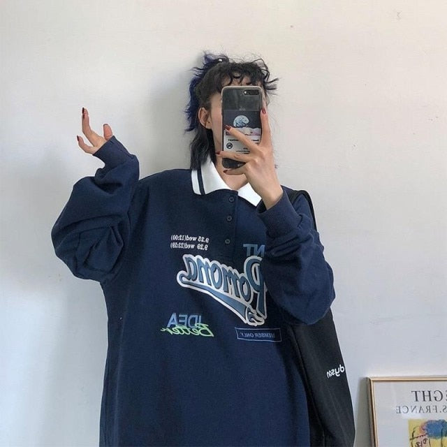 เสื้อสเวตเตอร์คอโปโลทรงโอเวอร์ไซส์สกรีนลายตัวอักษร แขนยาว ทรงหลวม กระดุมหน้า